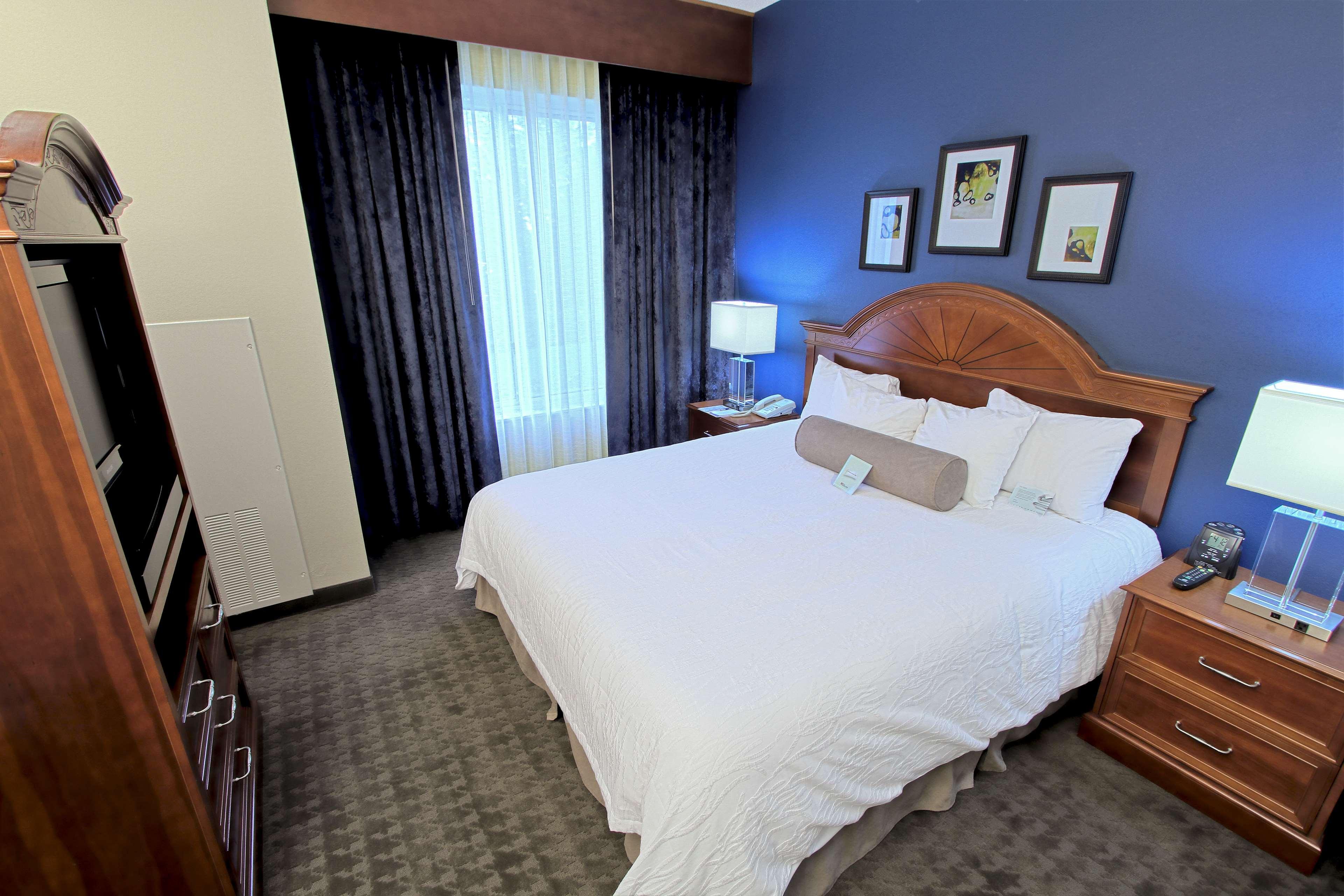 Hilton Garden Inn Westbury Bilik gambar